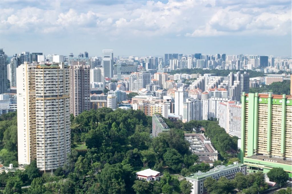 Singapore skyline featuring high-rise apartment buildings in the city